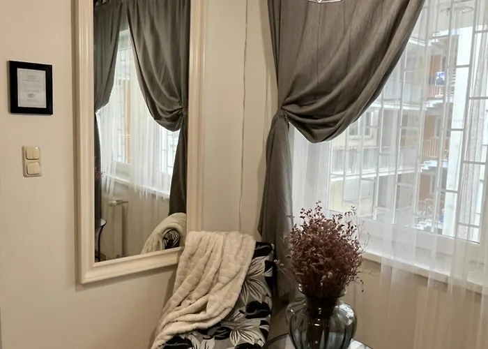 Cozy Comfort With Optional Parking Budapest