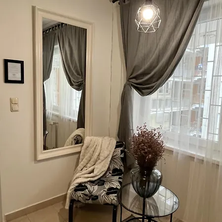 Cozy Comfort With Optional Parking בודפשט