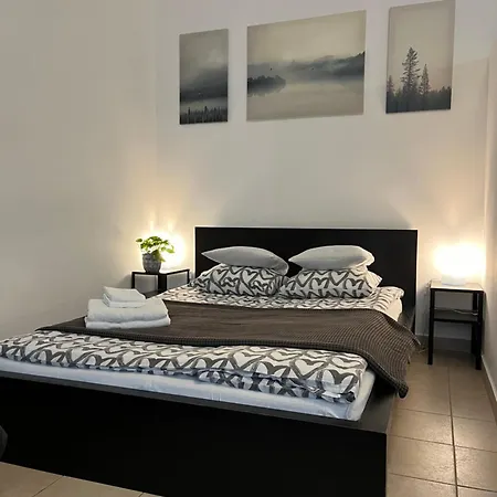 Ic Comfort 2 Bedrooms Garage Option Lägenhet *