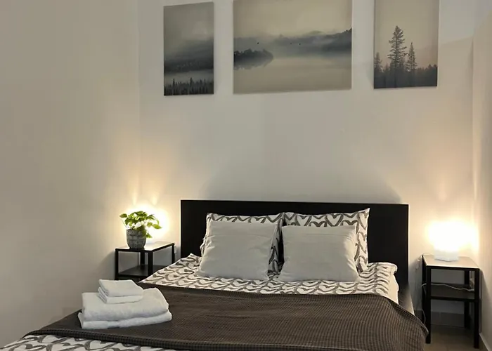 Cozy Comfort With Optional Parking בודפשט