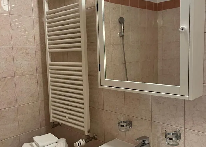 Cozy Comfort With Optional Parking דירה בודפשט